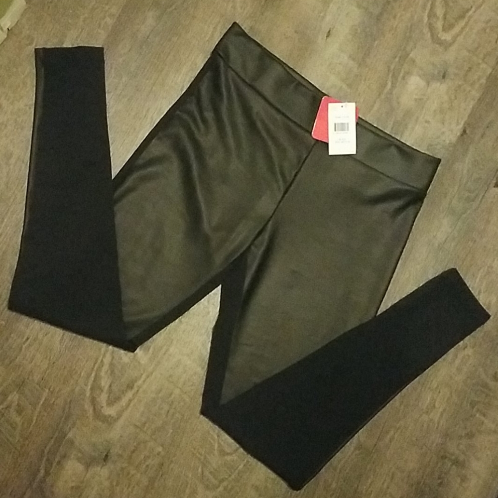 NWT Black Shiny Compression Leggings Size M